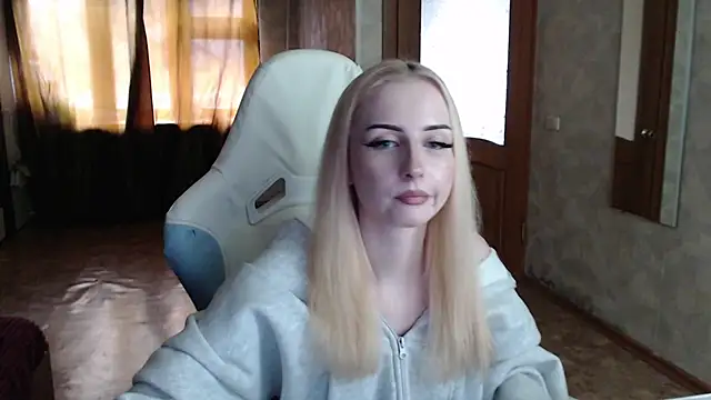 Cutti Crystal online show from April 2026 12:21:02 PM