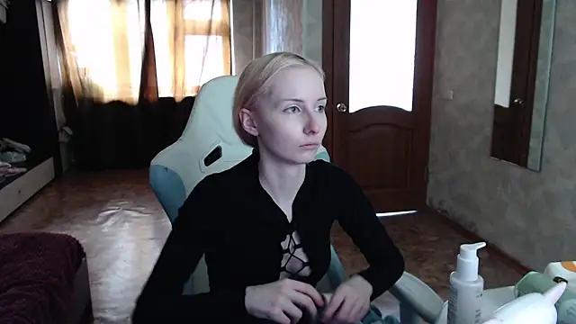 Cutti Crystal online show from April 2026 09:02:02 AM