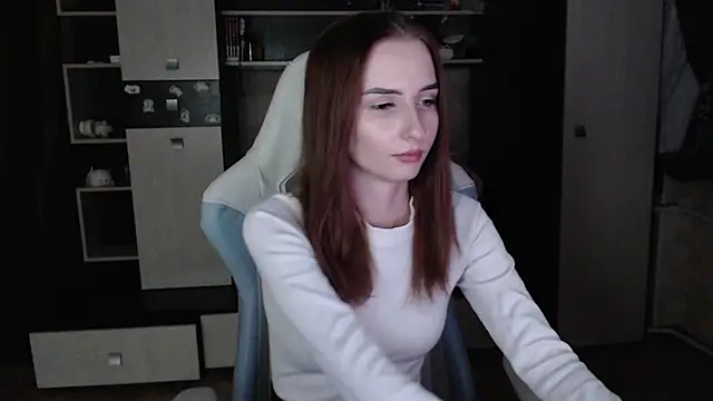 Cutti Crystal online show from December 2025 11:04:01 PM