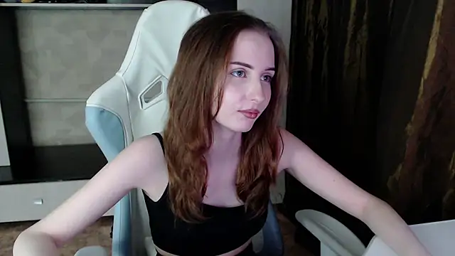 Cutti Crystal online show from February 2026 02:02:01 PM