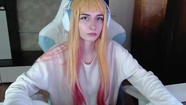 Cutti Crystal online show from February 2026 03:15:01 AM