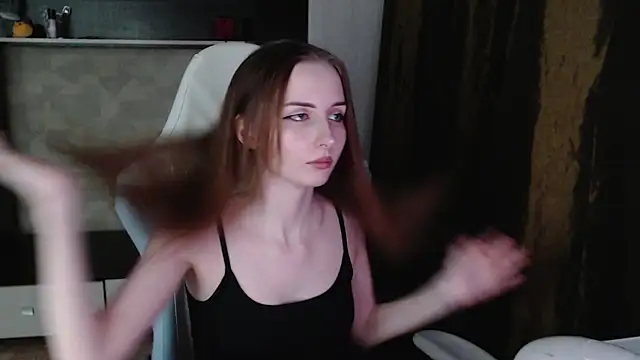 Cutti Crystal online show from February 2026 12:37:01 PM