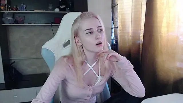 Cutti Crystal online show from April 2026 08:59:01 AM