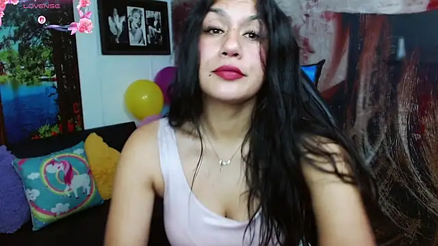 gigi gilt  online show from July 2026 09:28:02 PM