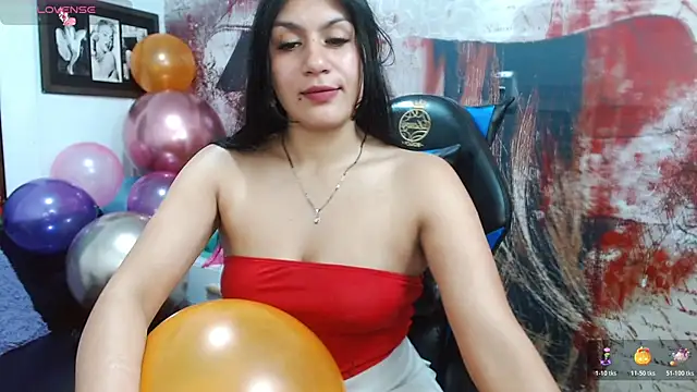 gigi gilt  online show from April 2026 04:26:01 PM