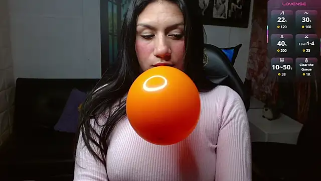 Snapshot of gigi_gilt_ chatting on November 2025 04:06:01 AM gigi gilt online show from November 2025 04:06:01 AM