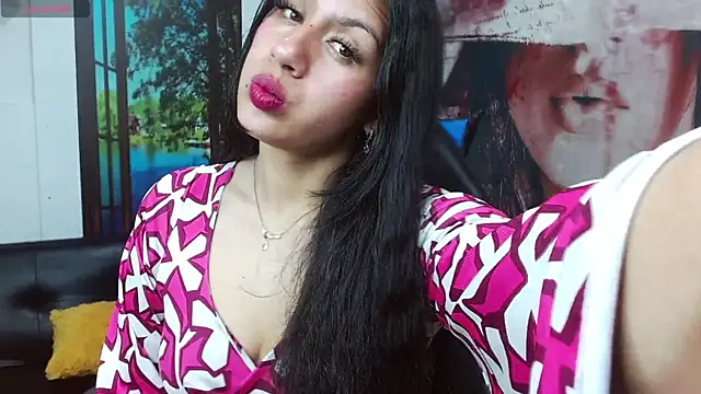 gigi gilt  online show from July 2026 09:15:01 PM