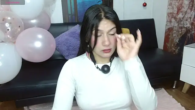 Snapshot of gigi_gilt_ chatting on December 2025 04:17:01 AM gigi gilt online show from December 2025 04:17:01 AM