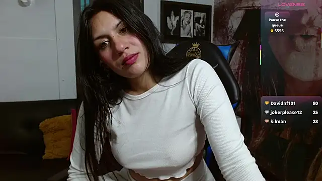 gigi gilt  online show from October 2025 04:20:02 PM