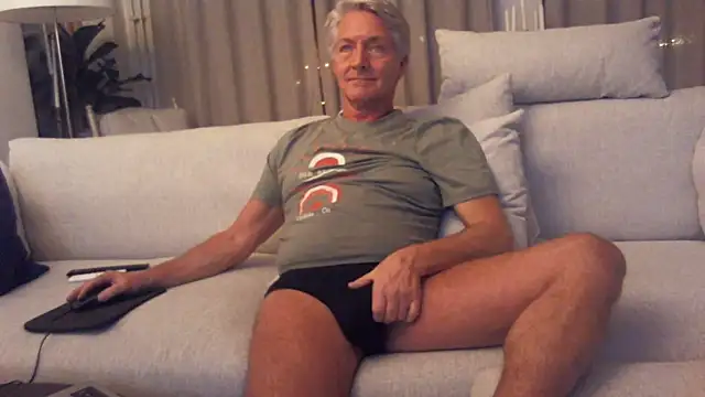 Snapshot of Swegay12-Exhi chatting on December 2025 05:25:01 PM Swegay12-Exhi online show from December 2025 05:25:01 PM