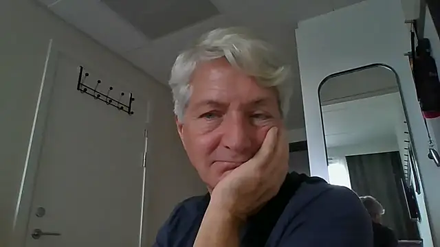 Snapshot of Swegay12-Exhi chatting on October 2025 01:13:01 PM Swegay12-Exhi online show from October 2025 01:13:01 PM