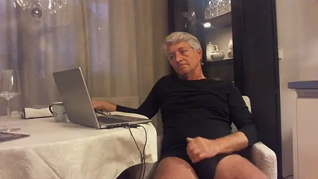 Snapshot of Swegay12-Exhi chatting on February 2026 03:19:01 PM Swegay12-Exhi online show from February 2026 03:19:01 PM