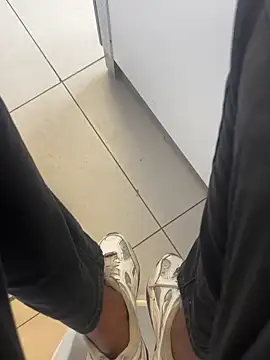 Snapshot of kamo012000 chatting on November 2025 10:09:02 AM kamo012000 online show from November 2025 10:09:02 AM