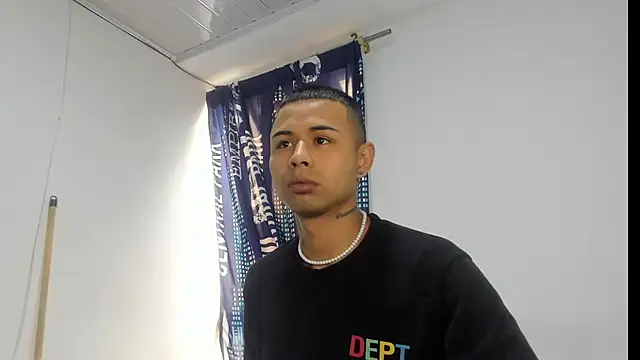  Logan Colton  online show from October 2025 08:32:02 PM