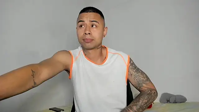  Logan Colton  online show from May 2026 11:08:01 PM