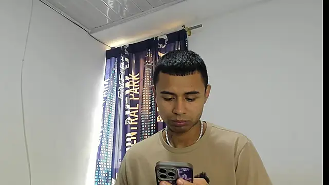  Logan Colton  online show from December 2025 05:18:01 PM