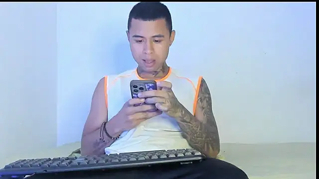 Snapshot of _Logan_Colton_ chatting on July 2026 06:30:02 PM Logan Colton online show from July 2026 06:30:02 PM