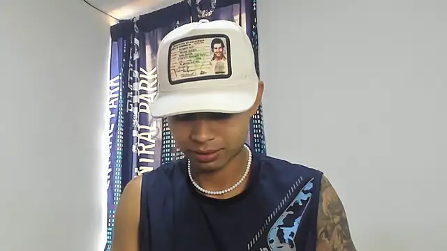  Logan Colton  online show from October 2025 08:21:02 PM