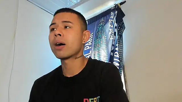  Logan Colton  online show from February 2026 06:52:01 PM