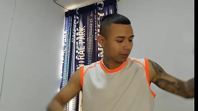  Logan Colton  online show from November 2025 07:47:01 PM