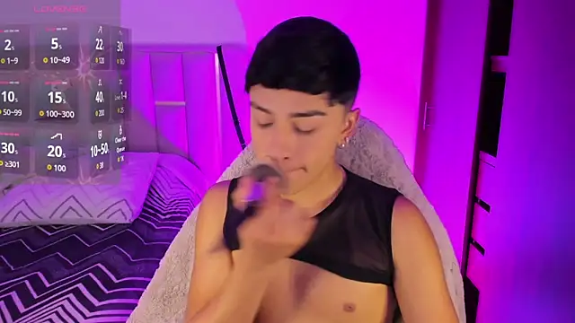 Matheewx m online show from March 2026 09:54:01 PM