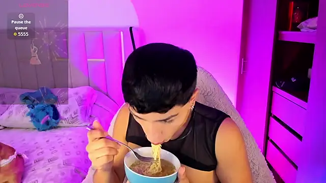 Matheewx m online show from March 2026 03:13:01 PM