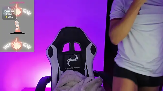 Snapshot of Matheewx_m chatting on September 2025 04:01:01 AM Matheewx m online show from September 2025 04:01:01 AM