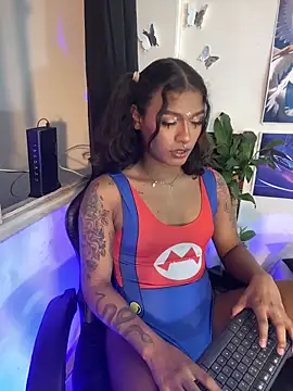 cam11 07 online show from October 2025 11:00:02 PM