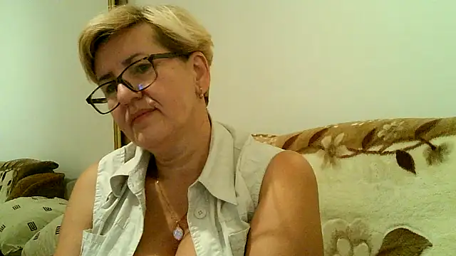 Dana4921 online show from October 2025 03:48:01 PM