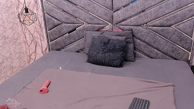 SASHA BROWNIE   online show from March 2026 07:25:02 PM