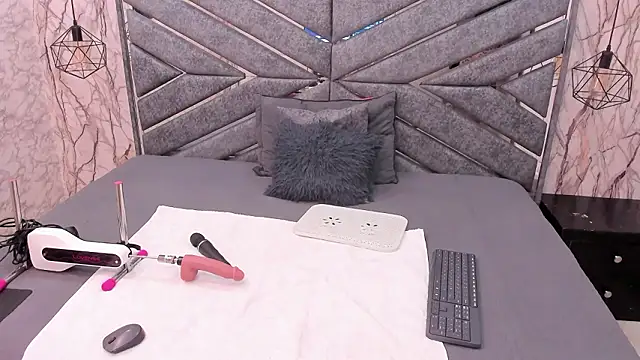 SASHA BROWNIE   online show from March 2026 07:29:01 PM