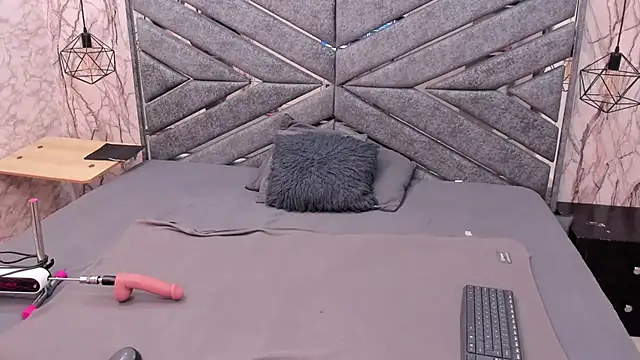 SASHA BROWNIE   online show from February 2026 07:45:01 PM