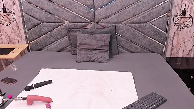 SASHA BROWNIE   online show from March 2026 07:31:02 PM