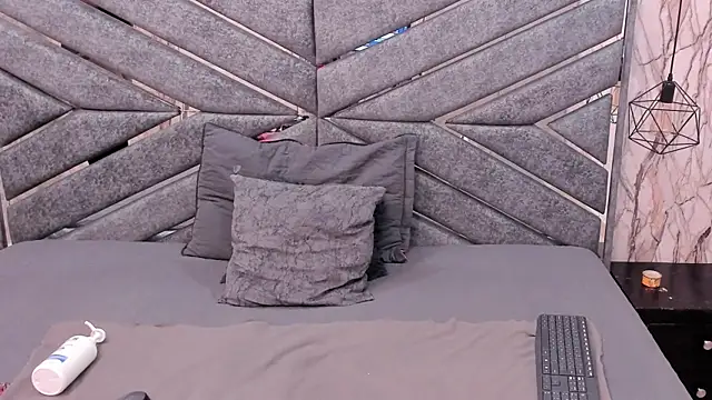 SASHA BROWNIE   online show from April 2026 07:42:02 PM