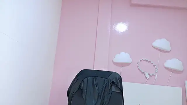 Taylorsmitth  online show from November 2025 11:58:02 AM