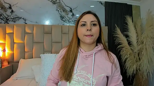 cloesummerr  online show from March 2026 12:52:02 PM