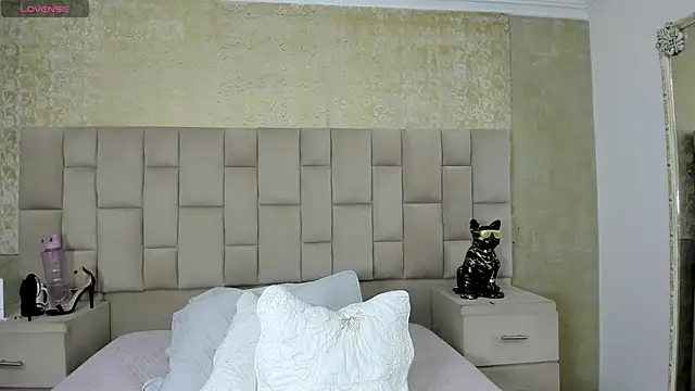 Snapshot of cloesummerr_ chatting on November 2025 02:34:02 PM cloesummerr online show from November 2025 02:34:02 PM