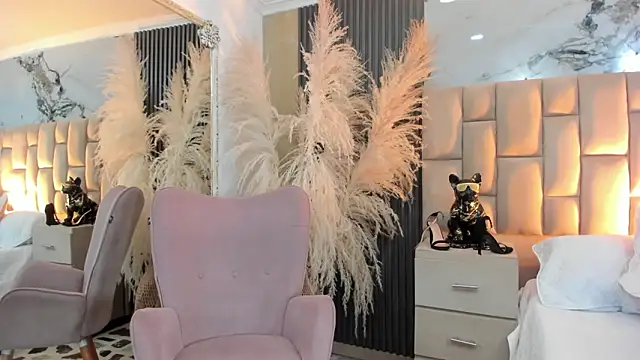 cloesummerr  online show from February 2026 12:38:01 PM