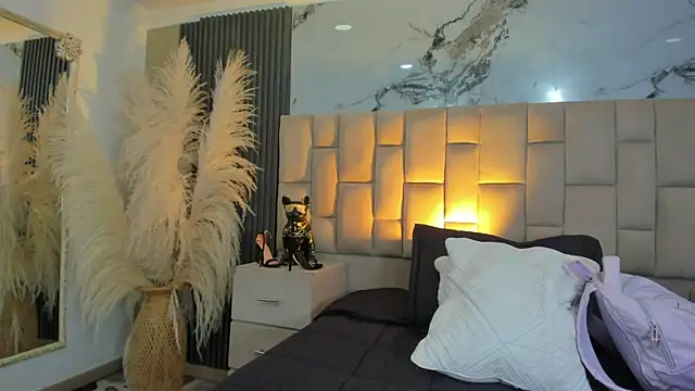 cloesummerr  online show from March 2026 12:31:01 PM