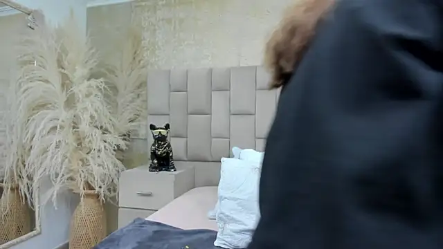 cloesummerr  online show from December 2025 01:04:02 PM