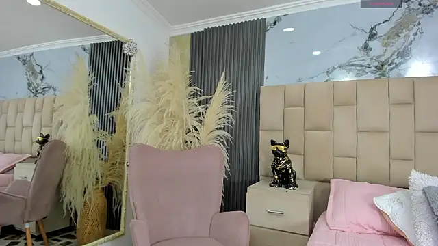 cloesummerr  online show from February 2026 12:50:02 PM