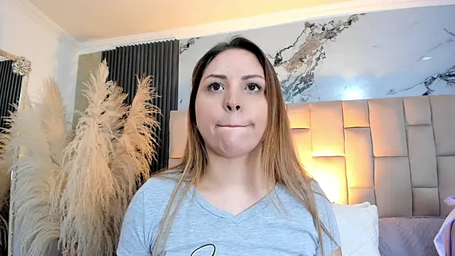 cloesummerr  online show from April 2026 02:07:02 PM