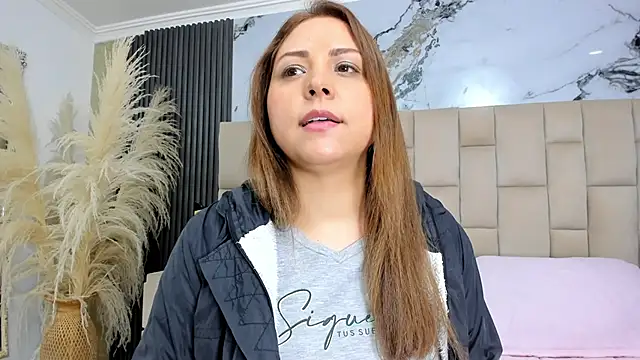 cloesummerr  online show from May 2026 12:50:01 PM