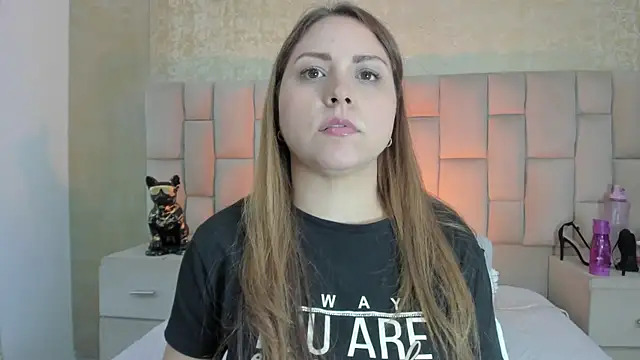 Snapshot of cloesummerr_ chatting on October 2025 01:08:01 PM cloesummerr online show from October 2025 01:08:01 PM