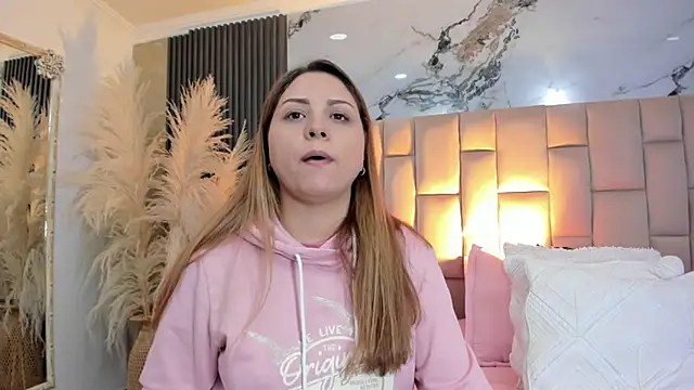 cloesummerr  online show from March 2026 01:38:02 PM