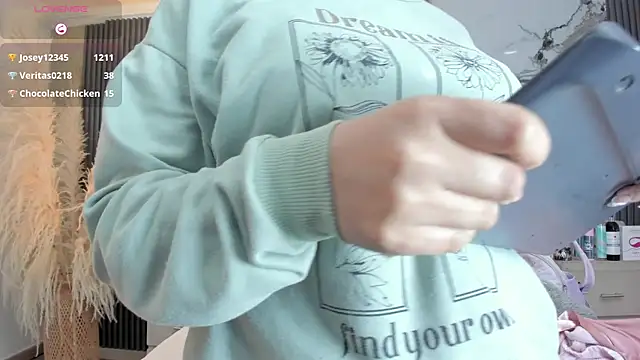 cloesummerr  online show from March 2026 12:39:02 PM