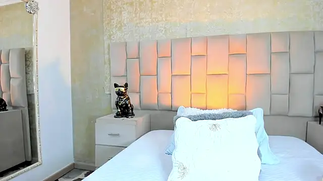 Snapshot of cloesummerr_ chatting on November 2025 01:36:02 PM cloesummerr online show from November 2025 01:36:02 PM