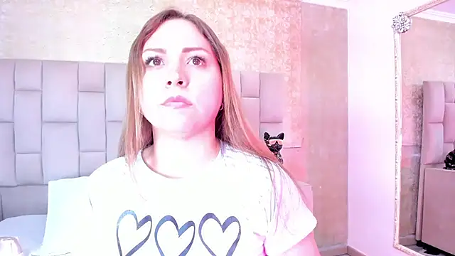 cloesummerr  online show from September 2025 01:51:01 PM