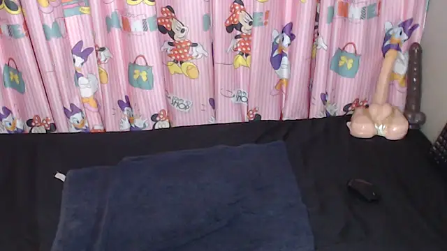 TrishahXo online show from May 2026 04:35:01 PM