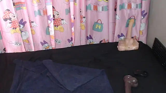 TrishahXo online show from April 2026 06:05:01 AM